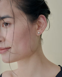 /612 Baguette Diamond Earring