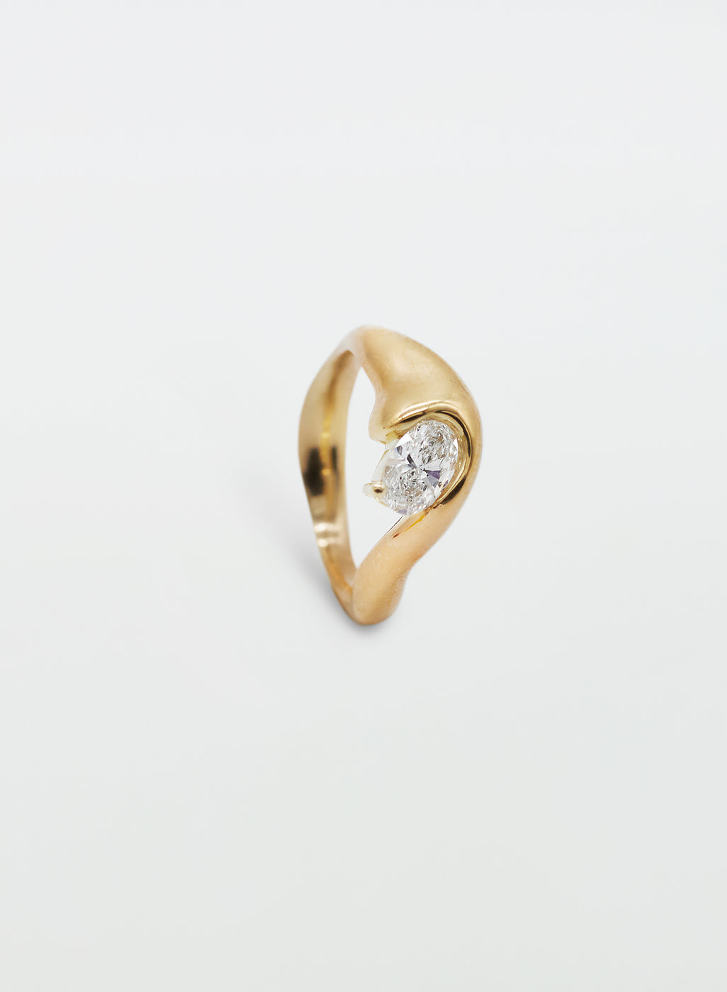 Oval DIamond ring