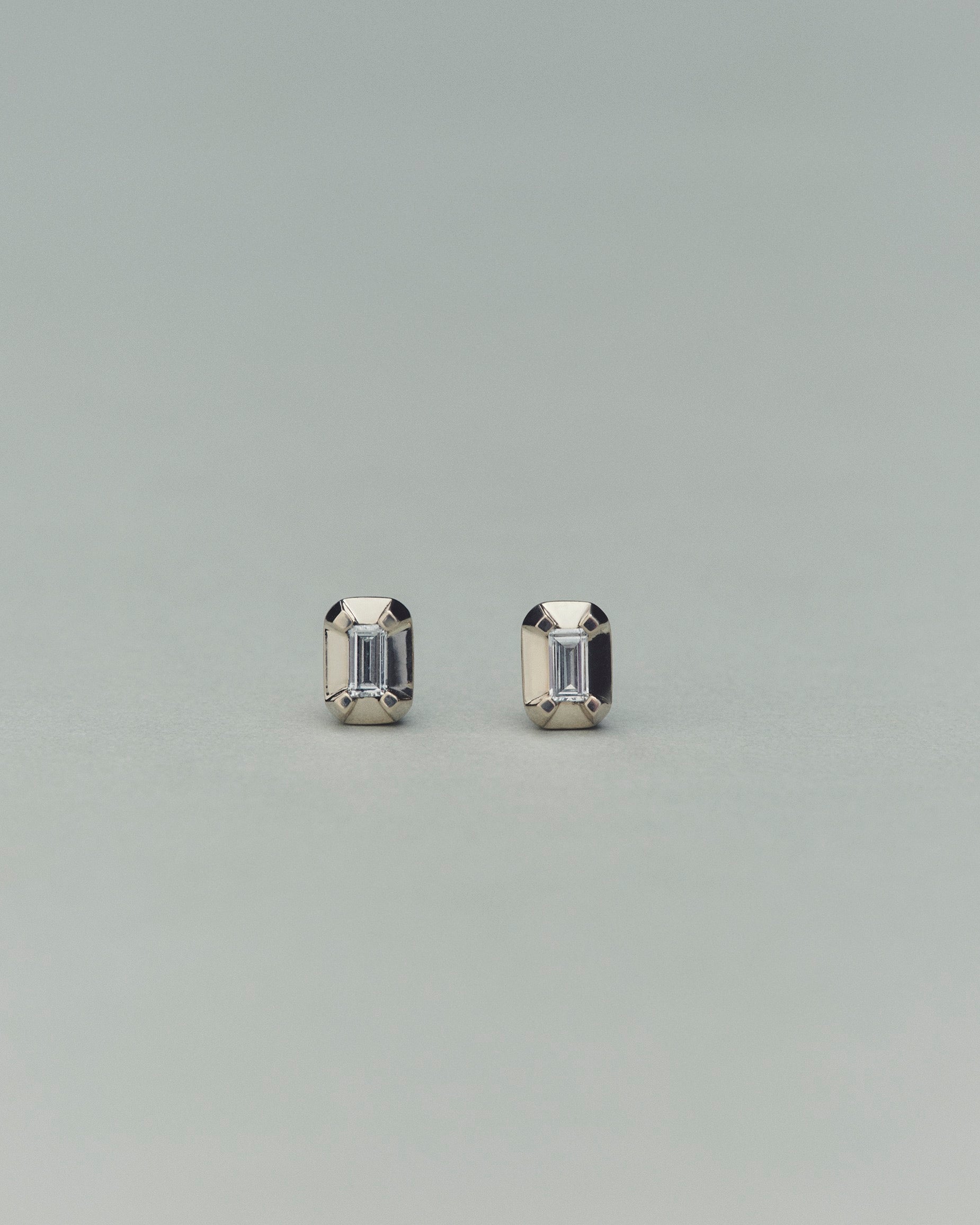 /612 Baguette Diamond Earring